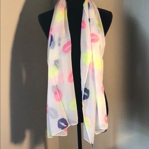Women’s scarves